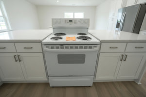 22309-White-Hotpoint-Coil Top-Freestanding Range