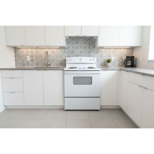 22479-White-Hotpoint-Coil Top-Freestanding Range