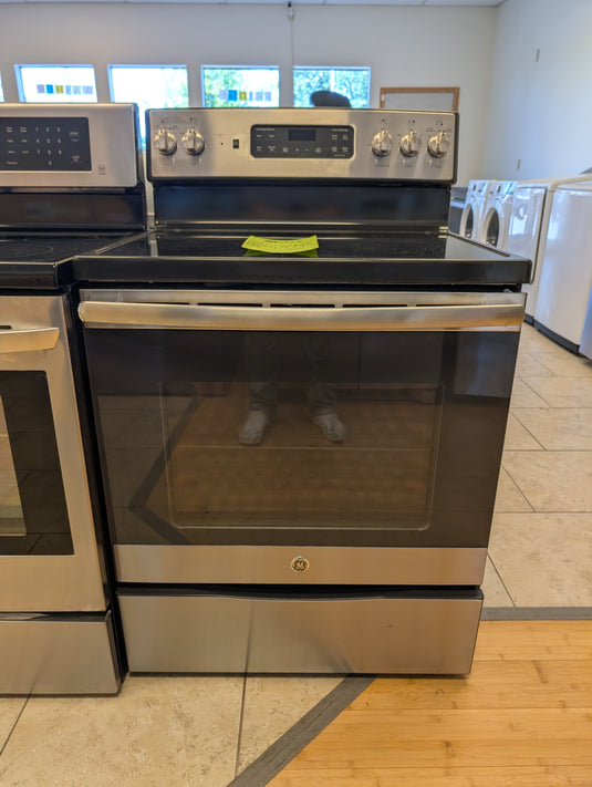 22826-Stainless-GE-Glass Top-Freestanding Range