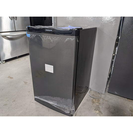 211624-Black-Frigidaire-Mini Fridge-Refrigerator